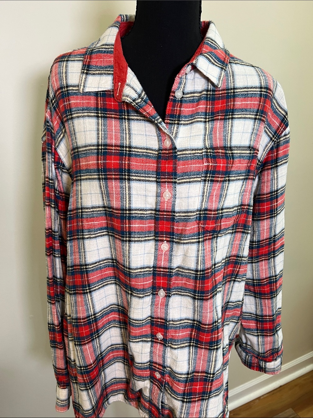 American Eagle Outfitters Red, White & Black Plaid Button-Down Shirt
